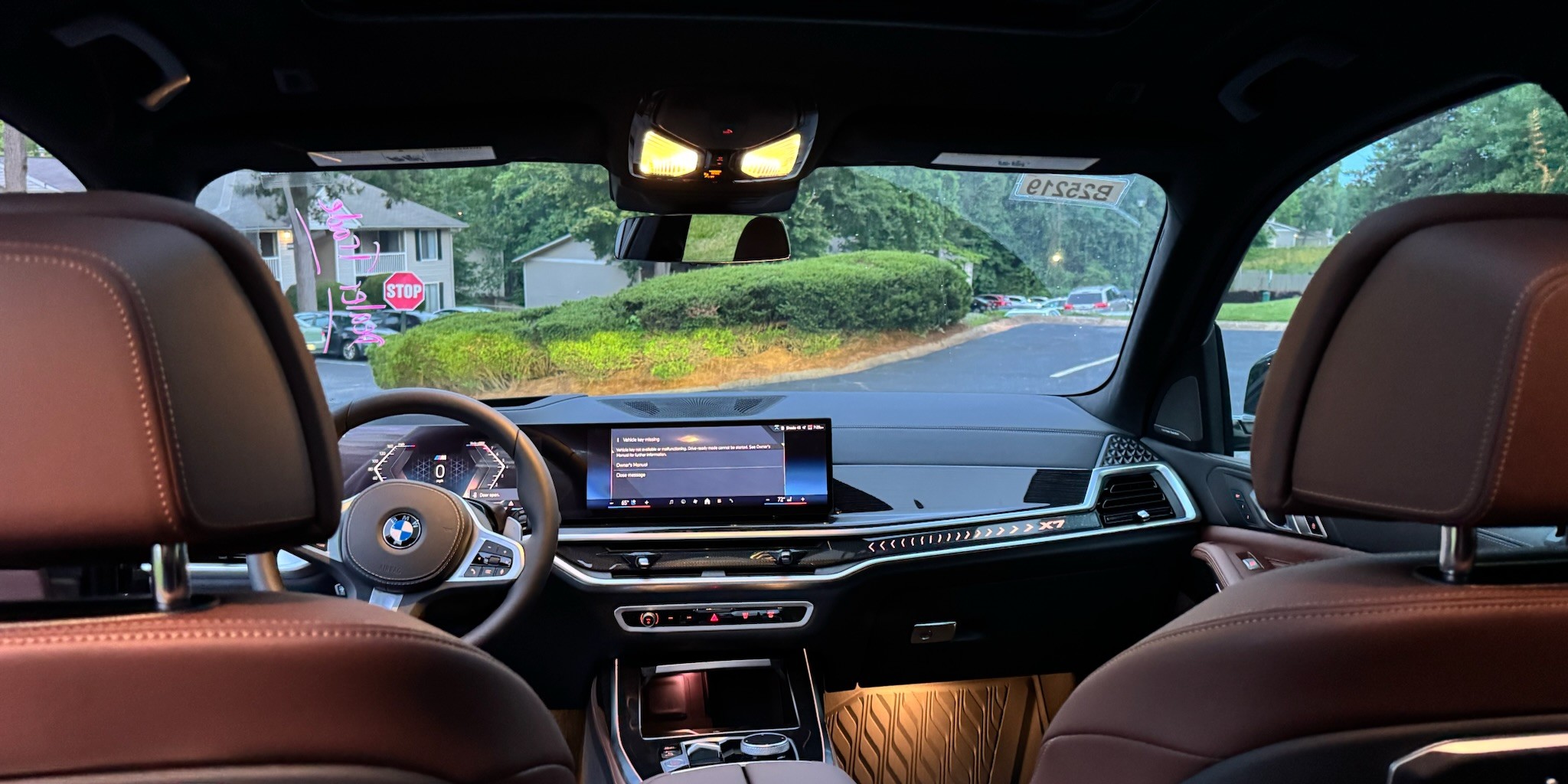 2025 BMW X7 view 6