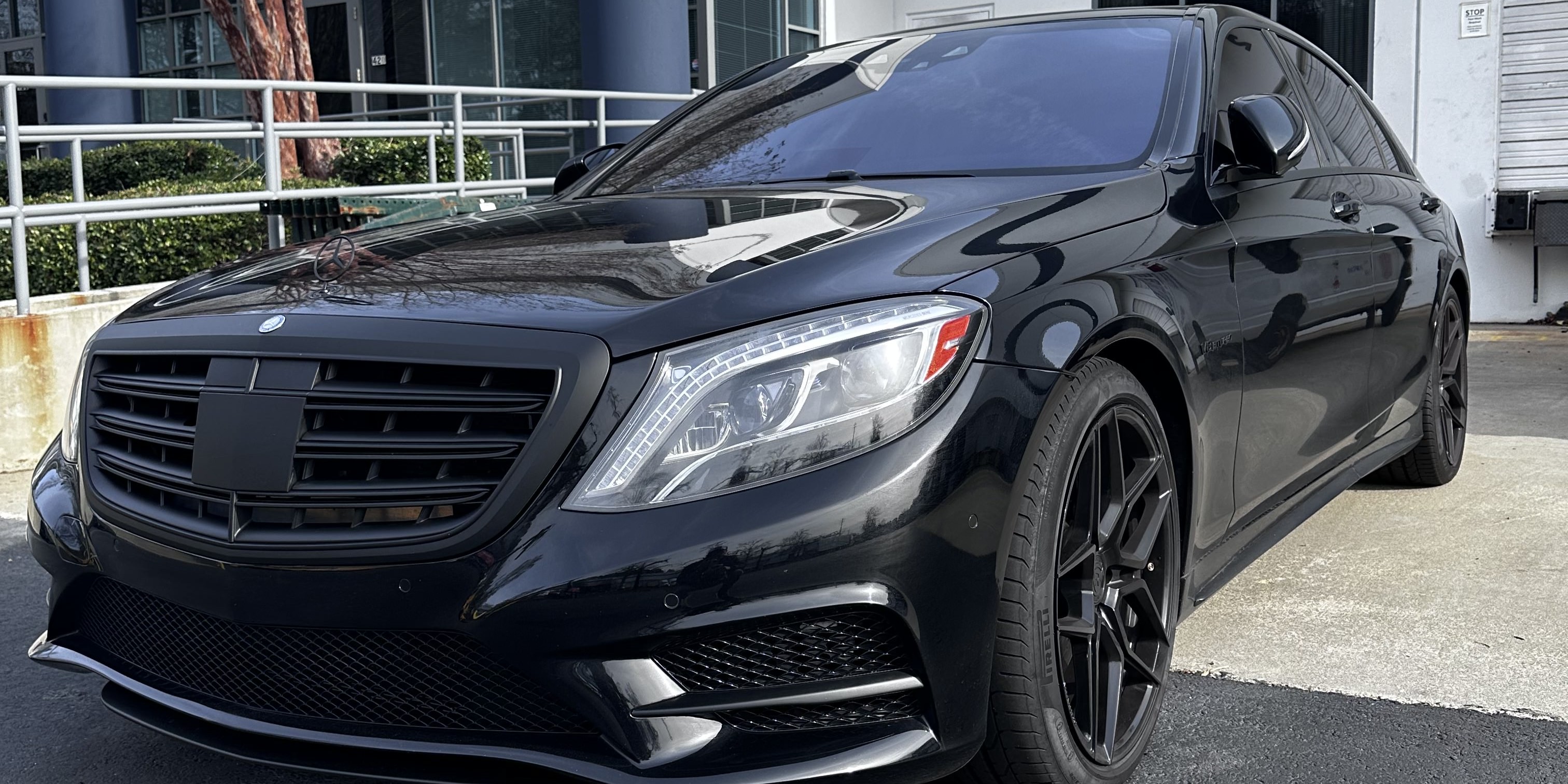 2015 Mercedes-Benz S550 4Matic view 3