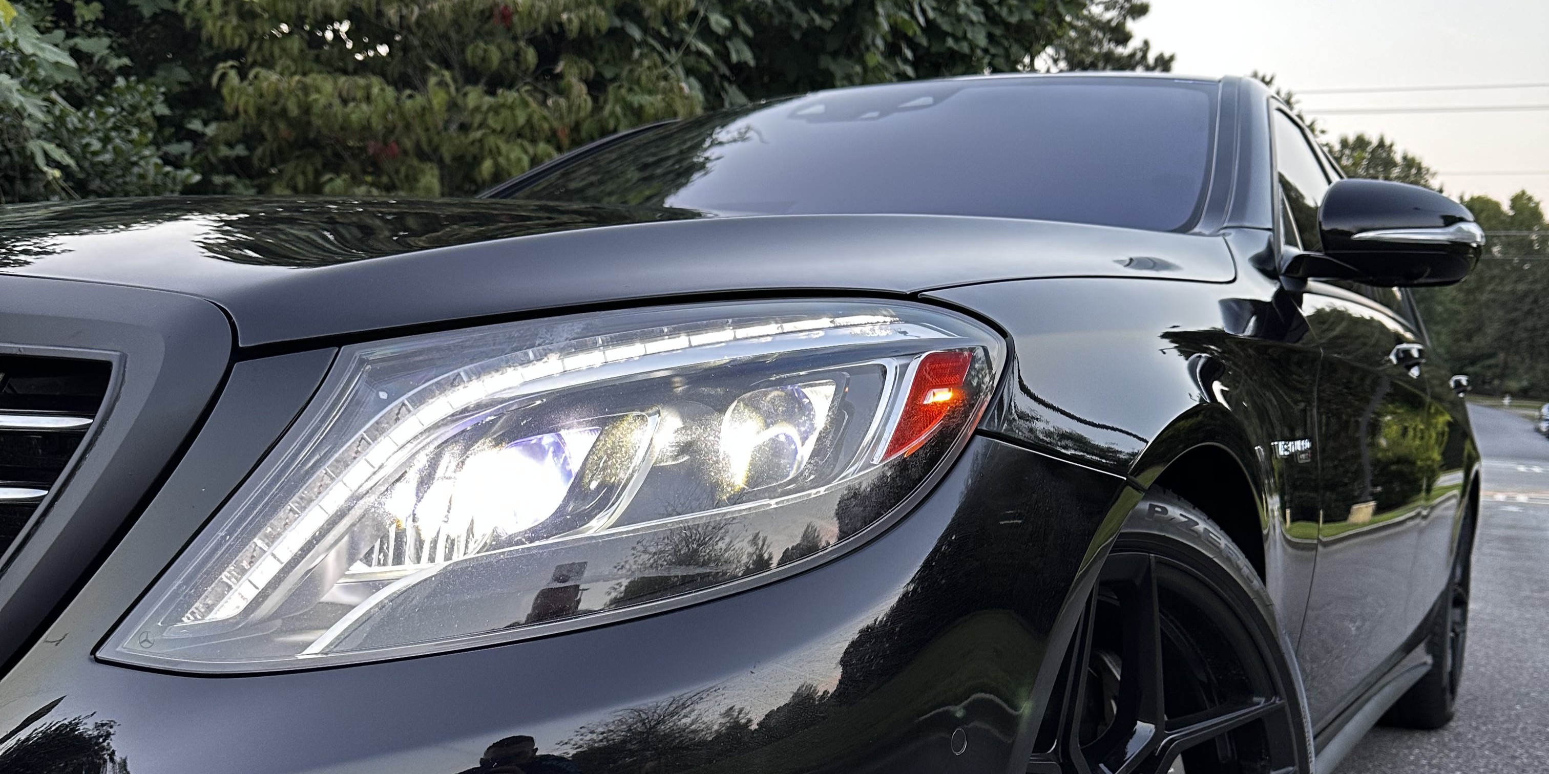 2015 Mercedes-Benz S550 4Matic view 4