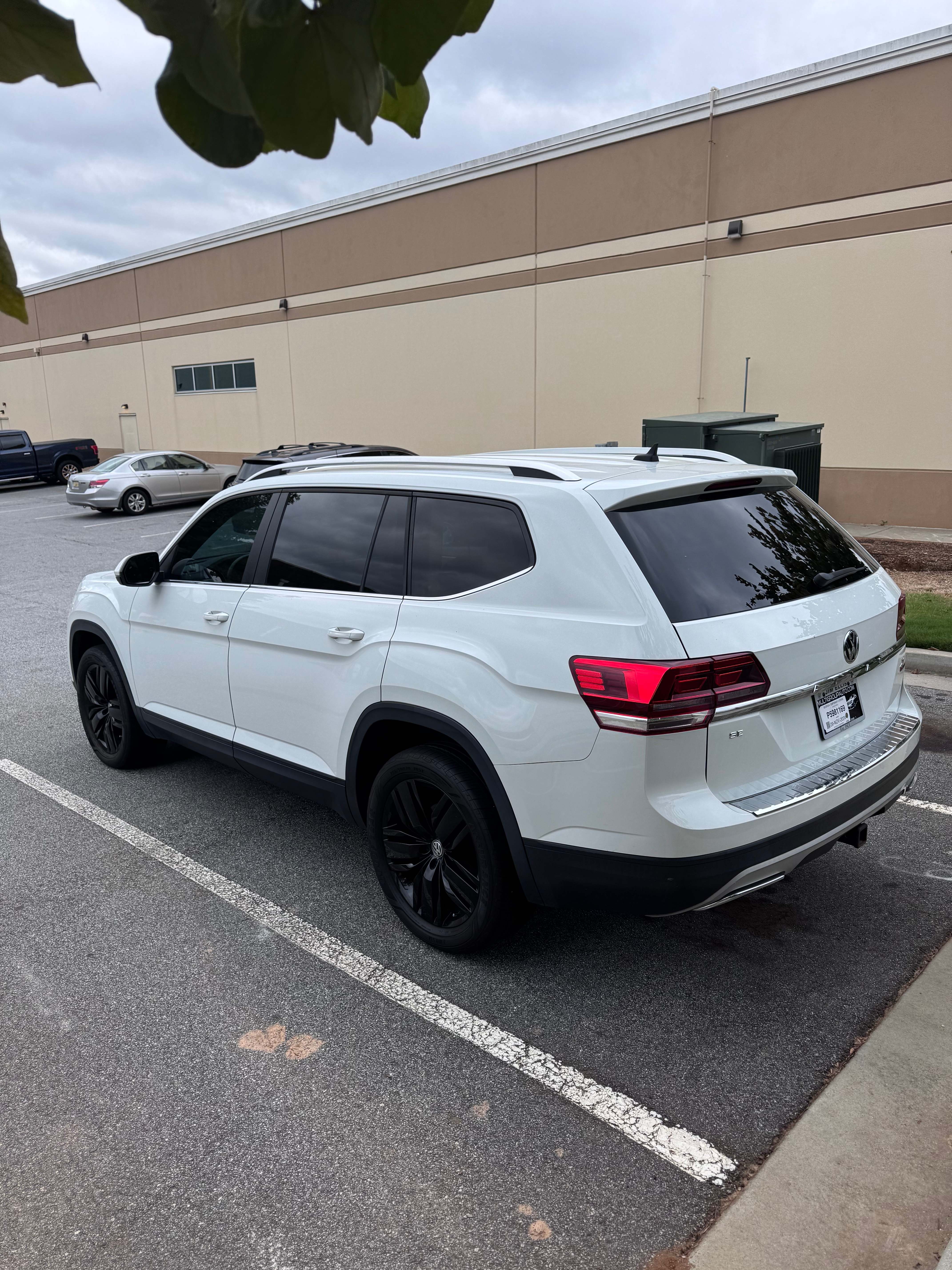 2019 Volkswagen Atlas view 4