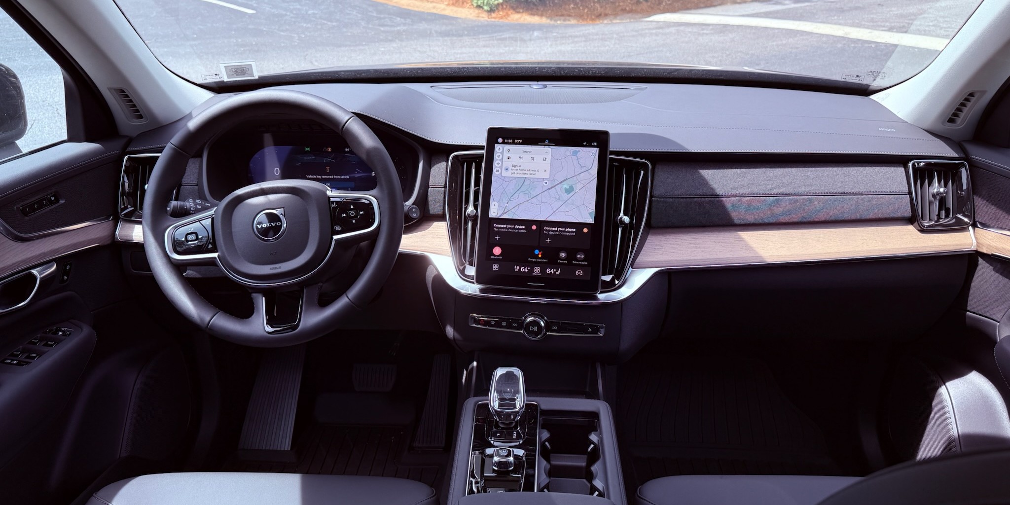 2025 Volvo XC90 view 7