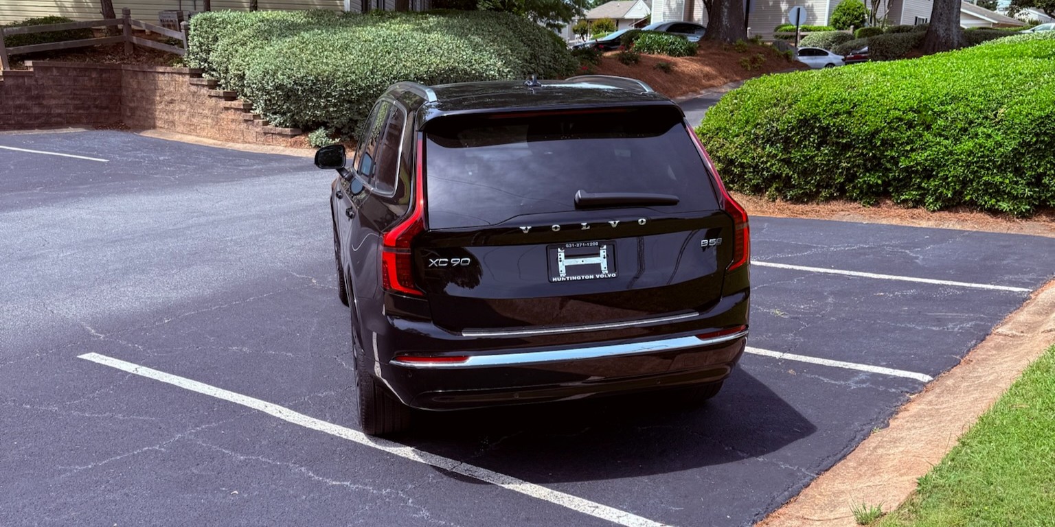 2025 Volvo XC90 view 5